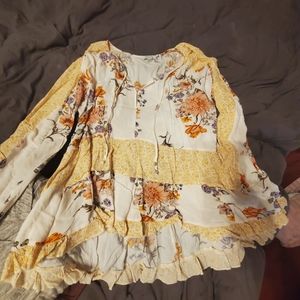 Adorable springy top